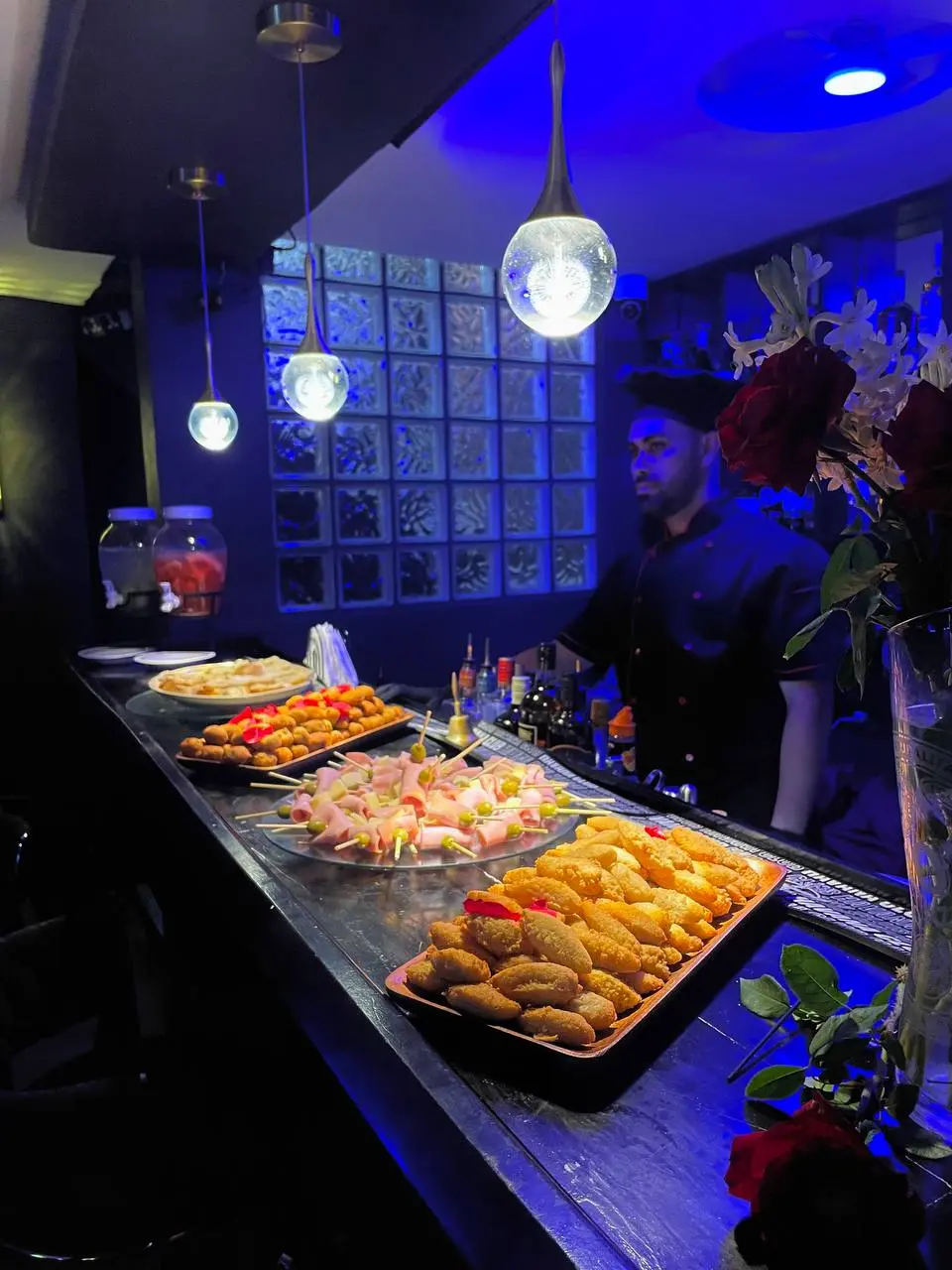 Bartender Preparando Trago Elite M&E